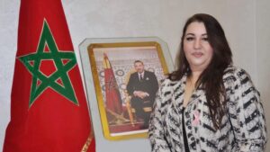 منى اعزري
