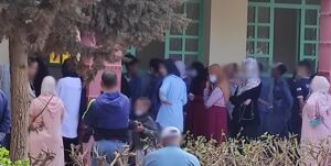 أكادير : ازدحام وغضب عارم بمركز لتلقيح الأطفال، يؤجج غضب الٱباء و الأولياء. 7 أكادير تلقيح 1