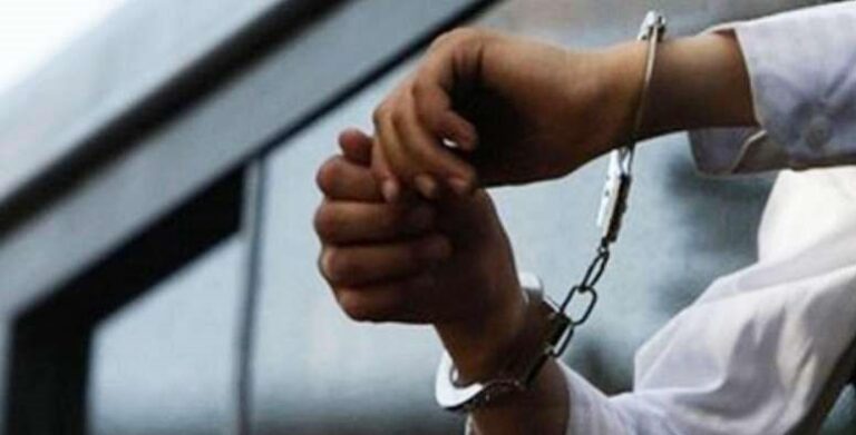 أكادير : توقيف نادل يعمل بأحد المقاهي يفجر مفاجأة غير متوقعة+”صورة”