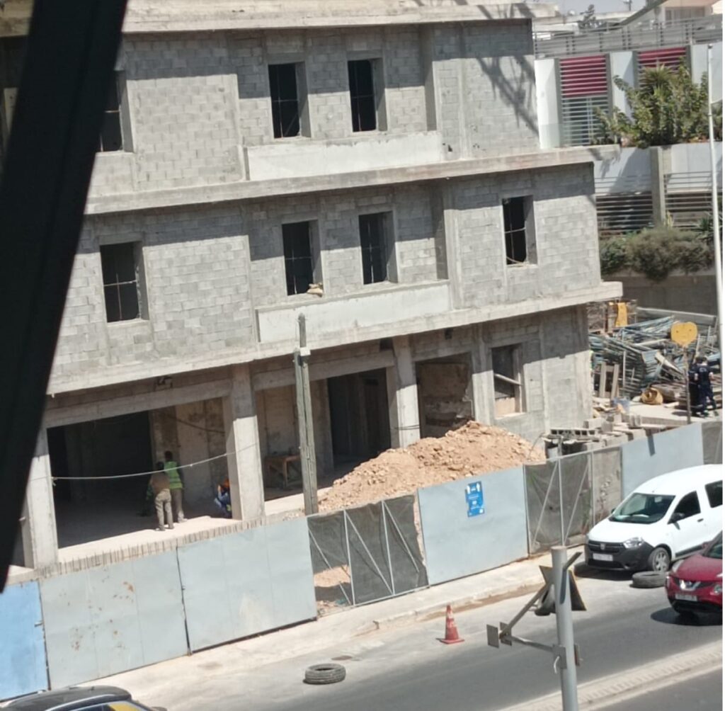 بناء في أحد الأوراش 6