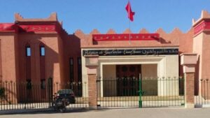 بلاغ جديد يقلب المعادلة من جديد داخل مجلس جهة كلميم واد نون، وسط تخوفات من مفاجٱت قد يكون بطلها بلفقيه. 2 كلميمي واد نون 1