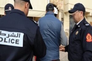 النصب باسم التوظيف الوهمي والتزوير يقود شرطيا و زوجته و سيدة اخرى للإعتقال. 5 اعتقال