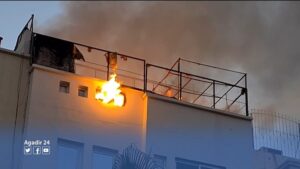 أكادير : اندلاع حريق مهول وسط مركز للتدليك في مشهد مرعب. +فيديو و صورة. 4 حريق بوتشكات
