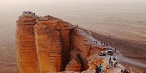 سقوط مدوي من “نهاية العالم”، يخلف ضحايا في الأرواح .