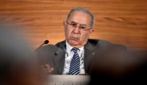 في تصريح للعمامرة الجزائري : الشاحنتان كانتا بالمنطقة العازلة 11 amamra1