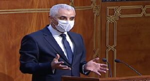 البيجيدي يقطر الشمع على على ٱيت الطالب و يتهمه بممارسة “الأبارتايد” في حق رافضي جواز التلقيح. 12 ايت طالب