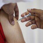 خطير.. إلقاء جثة كلب مسلوخ بالشارع العام، وسط مطالب بتدخل جهات حماية المستهلك