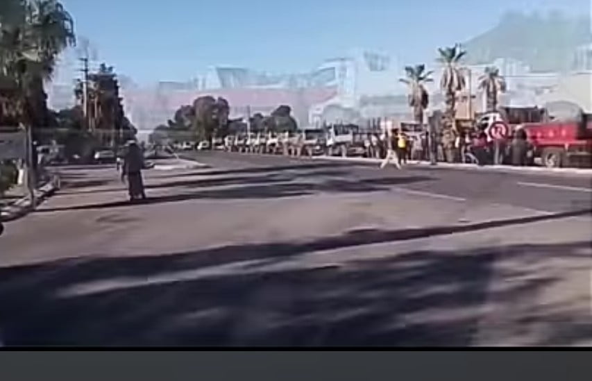نقابة مهنية تفقد البوصلة وتحتج أمام جماعة سيدي بوموسى لتمرير المغالطات