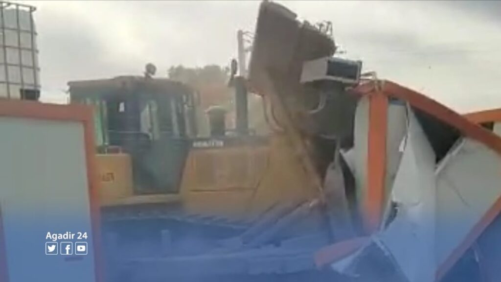هذا ما تقرر في حق ساىق الجرافة الذي خرب تجهيزات مشروع رائد ضواحي أكادير بدافع الانتقام+”فيديو”