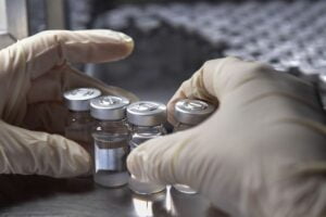 لهذا السبب..شركة توقف إنتاج لقاحها المضاد لـ(كوفيد-19) 2 صناعة اللقاح