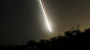 الكشف عن المعطيات الشافية لمرور كرة نارية فوق سماء المغرب.