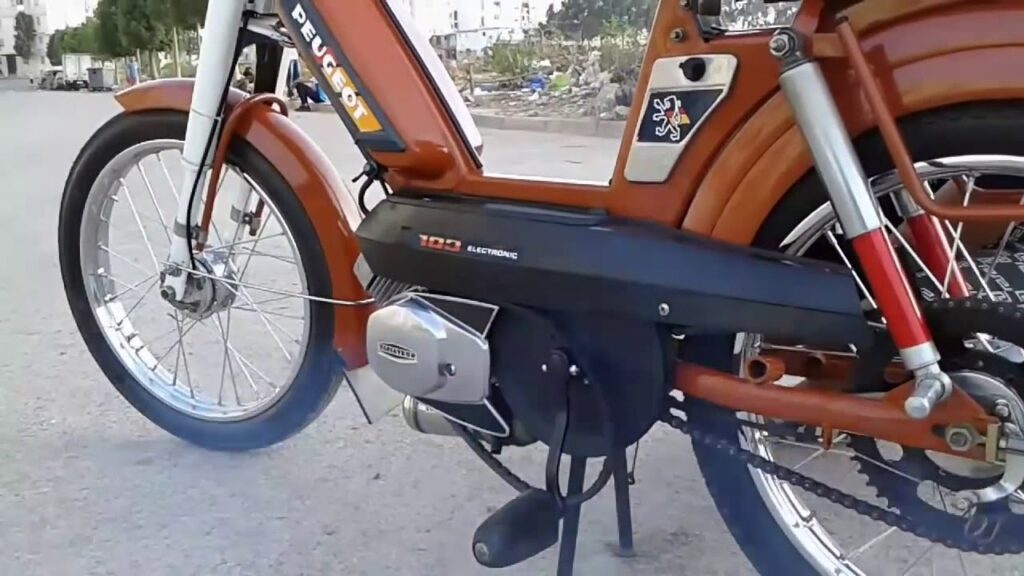 دراجة نارية من نوع 103 تابعة لعون سلطة