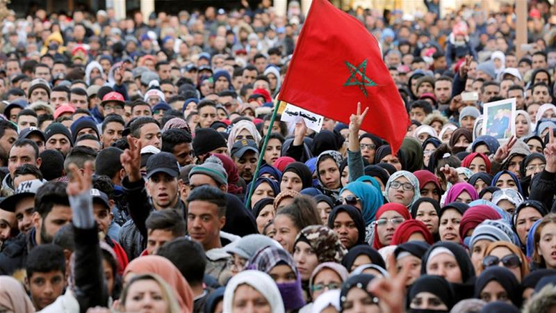 نقابيون يدعون للخروج إلى الشارع .