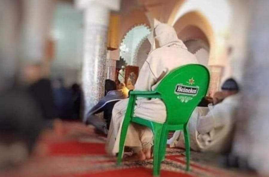 تداول صورة إشهارية للخمر داخل مسجد يثير المغاربة