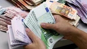 سعر صرف الدرهم يسجل تحسناً مقابل الأورو. 10 انخفاض سعر صرف الدرهم مقابل الأورو
