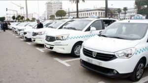 مهنيو الطاكسيات يؤكدون عدم تراجعهم عن الإضراب، ويجددون التأكيد على مطلب الحوار 9 سائقو الطاكسيات