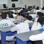 وزير التربية الوطنية أمام المساءلة بعد حصول 70٪ من تلاميذ منطقة واحدة على نقاط تراوحت ما بين صفر و2.75 في نتائج امتحانات البكالوريا.