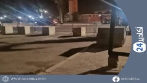 تزنيت:السلطات المحلية تفاجئ مهنيي حافلات النقل العمومي بمنع استغلال مستوقف بوضع متاريس إسمنتية وحواجز حديدية.. (+صور) 10 تزنيت 0707