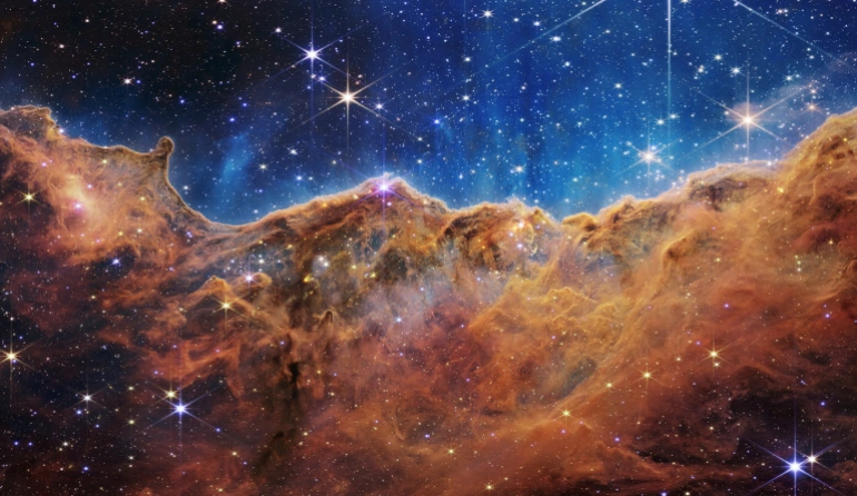 صورة سديم كارينا الذي يبعد 7600 سنة ضوئية رويترز عن ناسا