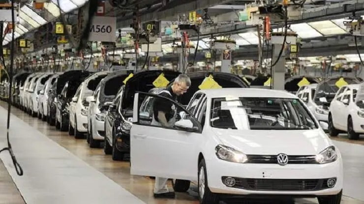 عملاق السيارات الألماني يقرر الاستثمار في المغرب