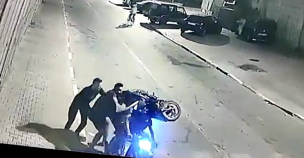 الأمن بأولادتايمة يفك لغز الفيديو الخطير الذي هز المدينة الأمن بأولادتايمة يفك لغز الفيديو الخطير الذي هز المدينة