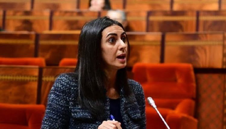 فوضى الأسعار وغياب المراقبة يجران وزيرة الاقتصاد إلى المساءلة