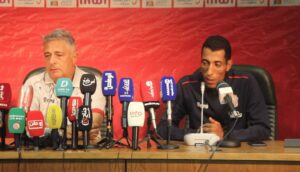 باكيتا: ماكناش فالمستوى امام وجدة … و كانعتادرو للجماهير 10 باكيتا