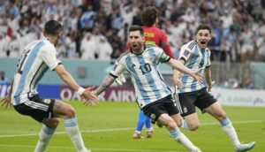 قطر 2022 : الأرجنتين تتنفس الصعداء بعد انتصار مثير على المكسيك. 12 الأرجنتين