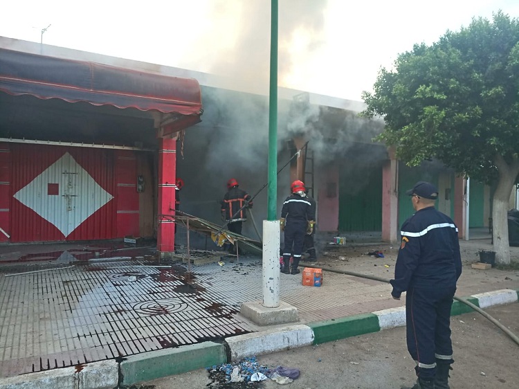 إنزكان : حريق مهول بسوق الأحد بأولاددحو +"صور وفيديو"