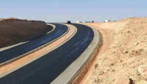 الملك يكشف عن مرحلة إنجاز الطريق السريع تيزنيت – الداخلة. 6 الطريق السريع تيزنيت – الداخلة