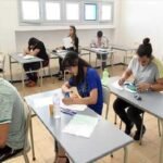 “تويتر”يرفع الحظر عن الحسابات المجمدة