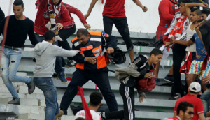 إيداع 18 مشجعا كرويا السجن بعد أعمال فوضى خلفت إصابات في صفوف الشرطة 2 الشغب الرياضي