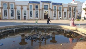 أكادير (+صور) : الوضع الكارثي لنافورات بقلب المدينة يسائل المسؤولين، ويستدعي تدخل الغيورين