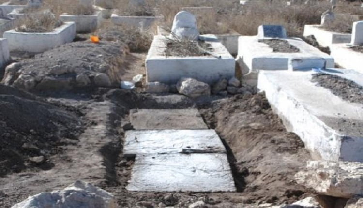خطأ في الجثامين يؤدي إلى استخراج جثة بعد شهرين من دفنها