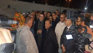 والي أكادير وعامل إنزكان يحلان بسوق الجملة لتتبع أسعار الخضر والفواكه 6 والي أكادير وعامل إنزكان
