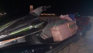 الإطاحة بمغربي وإسباني متورطين في تهريب المخدرات عبر شاطئ طنجة