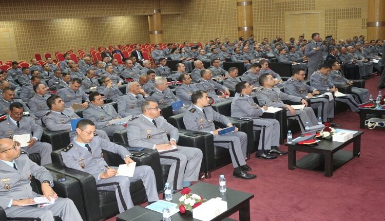 أكادير : "شكليات الأبحاث التمهيدية ودور محاضر الضابطة القضائية في ضمانات المحاكمة العادلة" محور لقاء تواصلي لفائدة ضباط الدرك الملكي. 4 ضباط الدرك الملكي 3