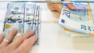الدرهم ينخفض مقابل الأورو، و يرتفع مقابل الدولار. 7 الاورو والدولار