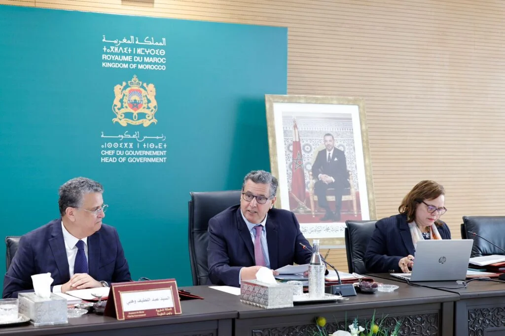 رئيس الحكومة يترأس الاجتماع الأول للجنة الوطنية للمساواة بين الجنسين وتمكين المرأة