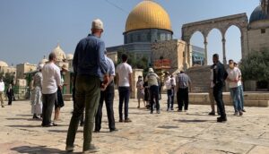 عشرات المستوطنين يقتحمون المسجد الأقصى