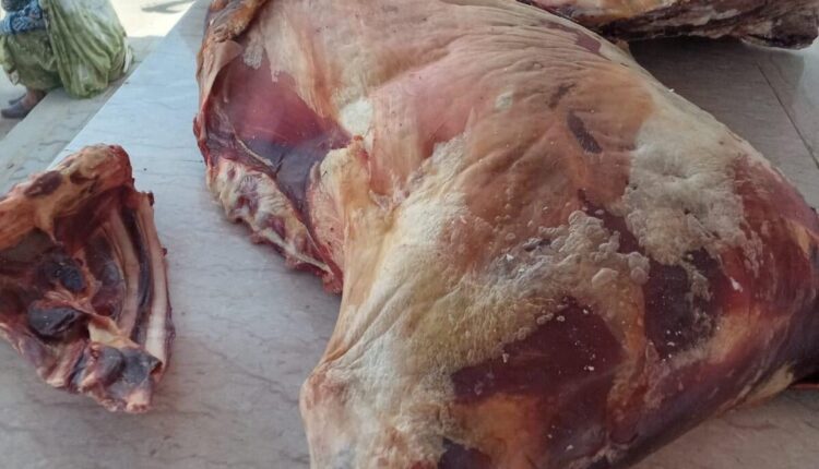 (+صور): حجز كميات هامة من اللحوم الفاسدة بمركز ميراللفت. 4 اللحوم الفاسدة 2