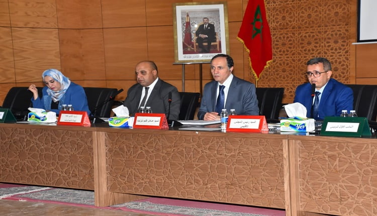 المجلس الاقليمي لتيزنيت يصادق على اتفاقية تأهيل جماعة تيزنيت بقيمة إجمالية تقدر بـ : 636 مليون درهم