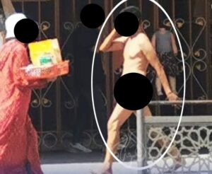 شاب يتجول عاريا كما ولدته أمه بالقرب من أقدم مسجد بأولاد تايمة