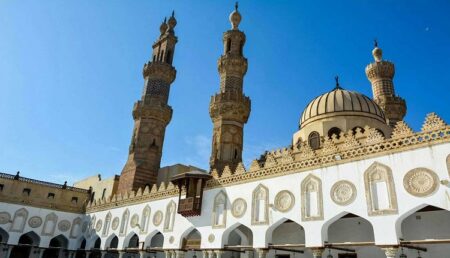 الأزهر يوجه رسالة شكر لملك المغرب و للرئيس الروسي فلاديمير بوتين.