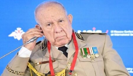 فكما أحرقت رمال الصحراء رجلي شنقريحة، فجبال الرّيف ستدمي يديه. فكما أحرقت رمال الصحراء رجلي شنقريحة، فجبال الرّيف ستدمي يديه.