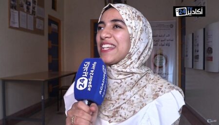 فاطمة من أيت ملول .. عزيمة مكفوفة تتوج بالنجاح في امتحانات الباك بميزة حسن جدا (فيديو )