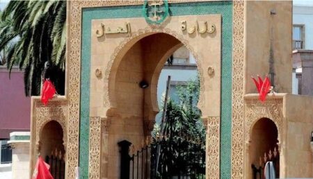 محجوبة : ابنة أكادير التي أنصفها ساركوزي تطالب بحقوقها "المهضومة" من طرف زوجها بقلب بلدها المغرب