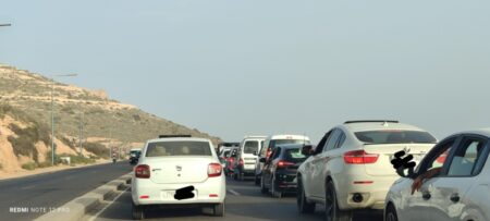 أكادير : مواطنون يقضون ساعة في الجحيم بعد قضائهم يوماً بالشاطئ أكادير : مواطنون يقضون ساعة في الجحيم بعد قضائهم يوماً بالشاطئ