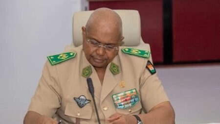 رئيس أركان القوات المسلحة في النيجر يؤيد الانقلاب ضد الرئيس بازوم