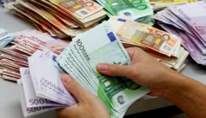 زيادة قياسية في تحويلات المغاربة المقيمين بالخارج ..التفاصيل 5 تحويلات المغاربة المقيمين بالخارج